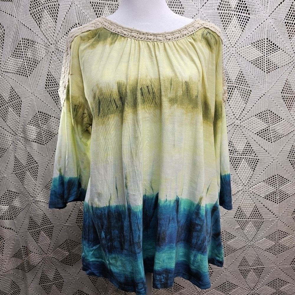 Chico's Top size 3 XL crochet neck and cold shoulder.
